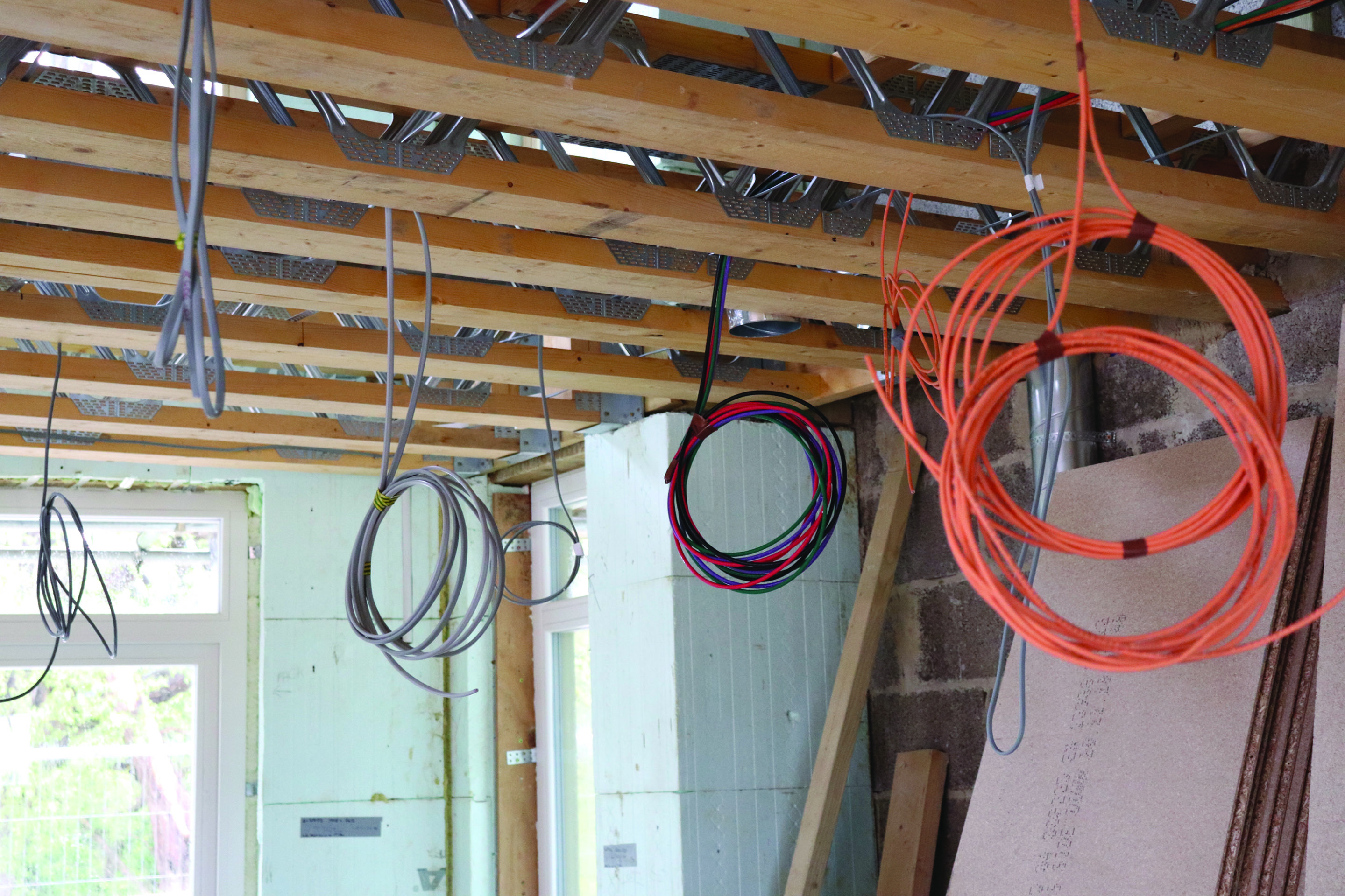 Joists with cables