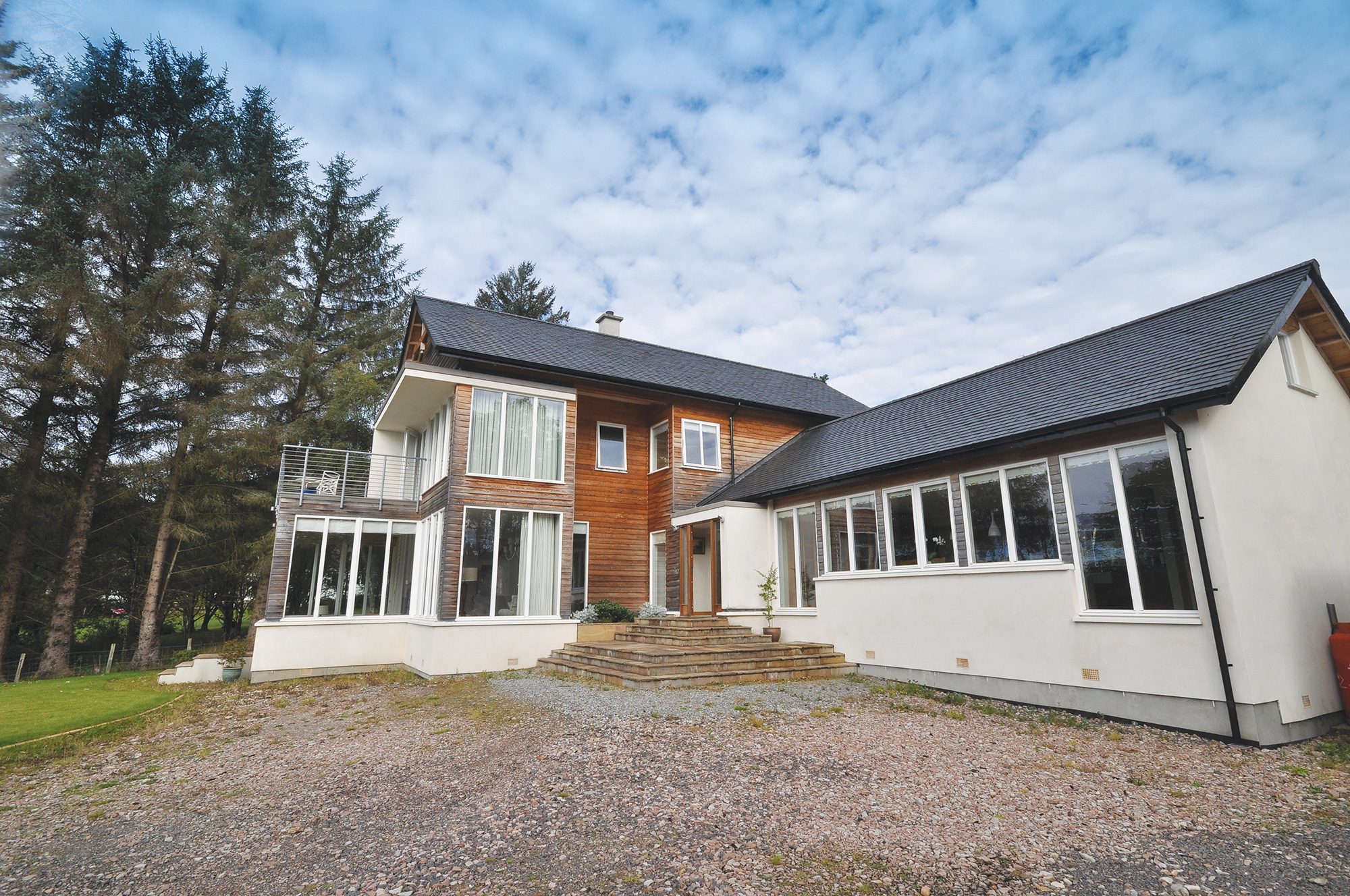 Timber frame waterside home