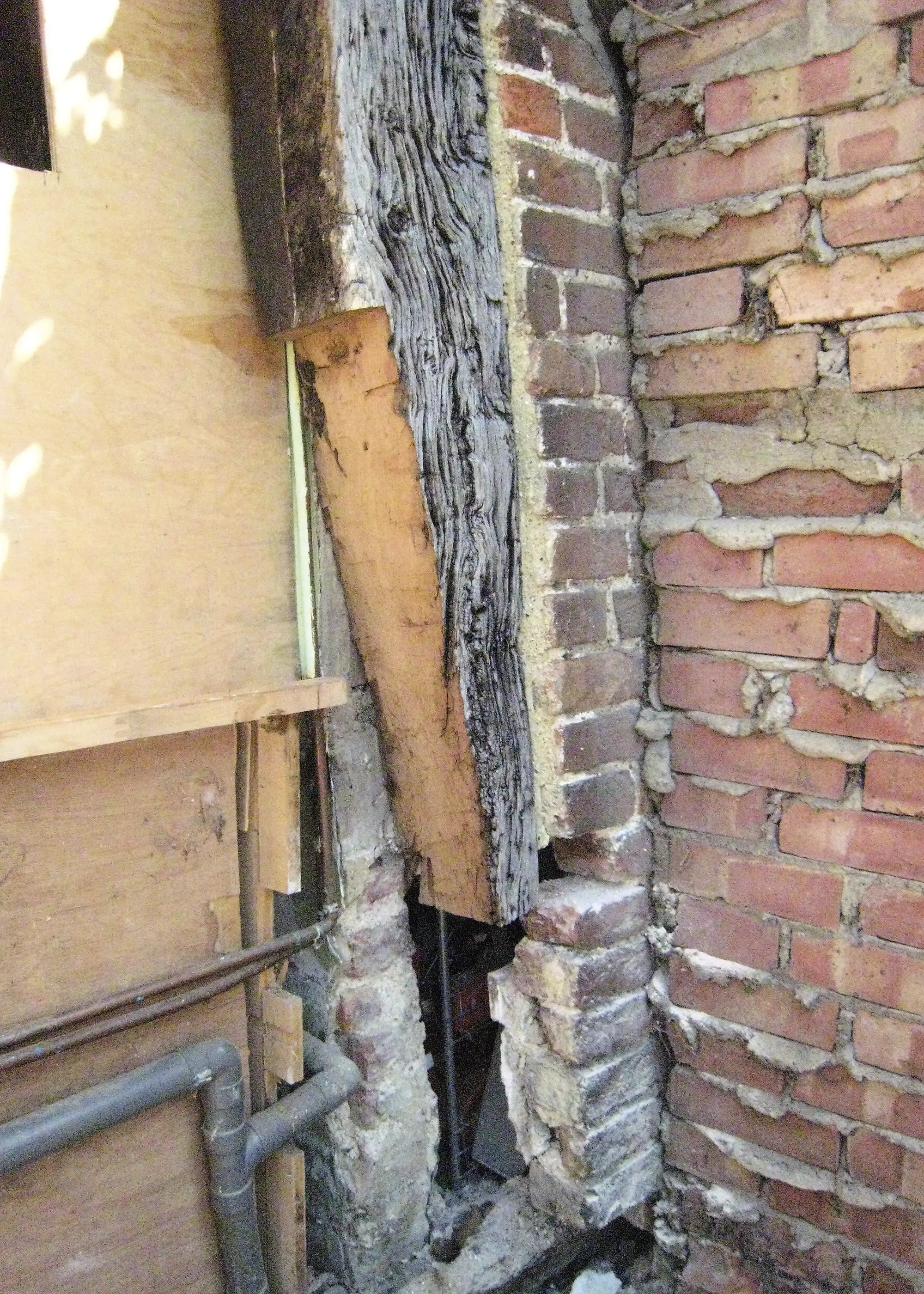 Self Build or Renovate: Which is the Best Route to Your Perfect Home?