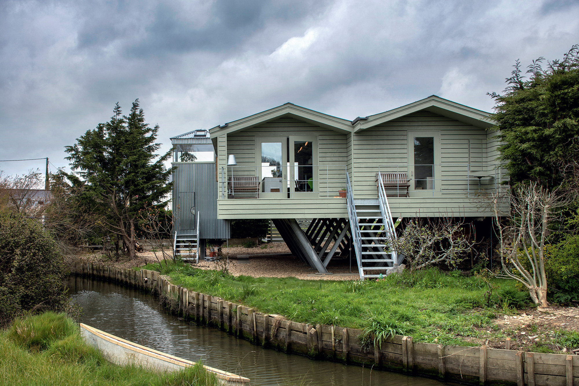 Bungalow designed by the Manser Practice