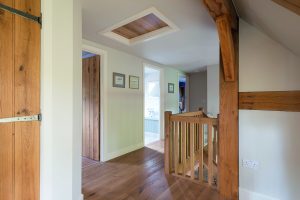 Oak frame landing