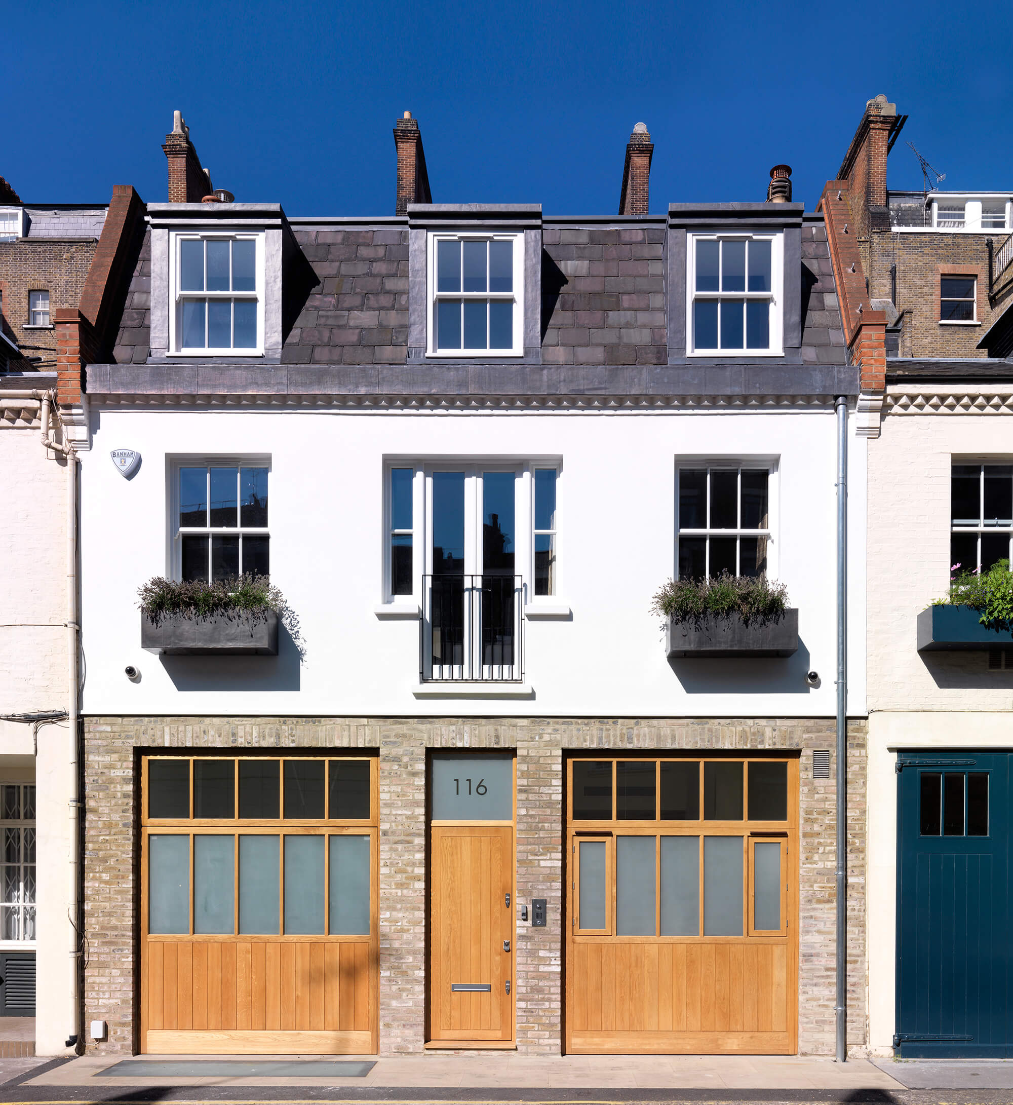 Flat-roofed dormer windows