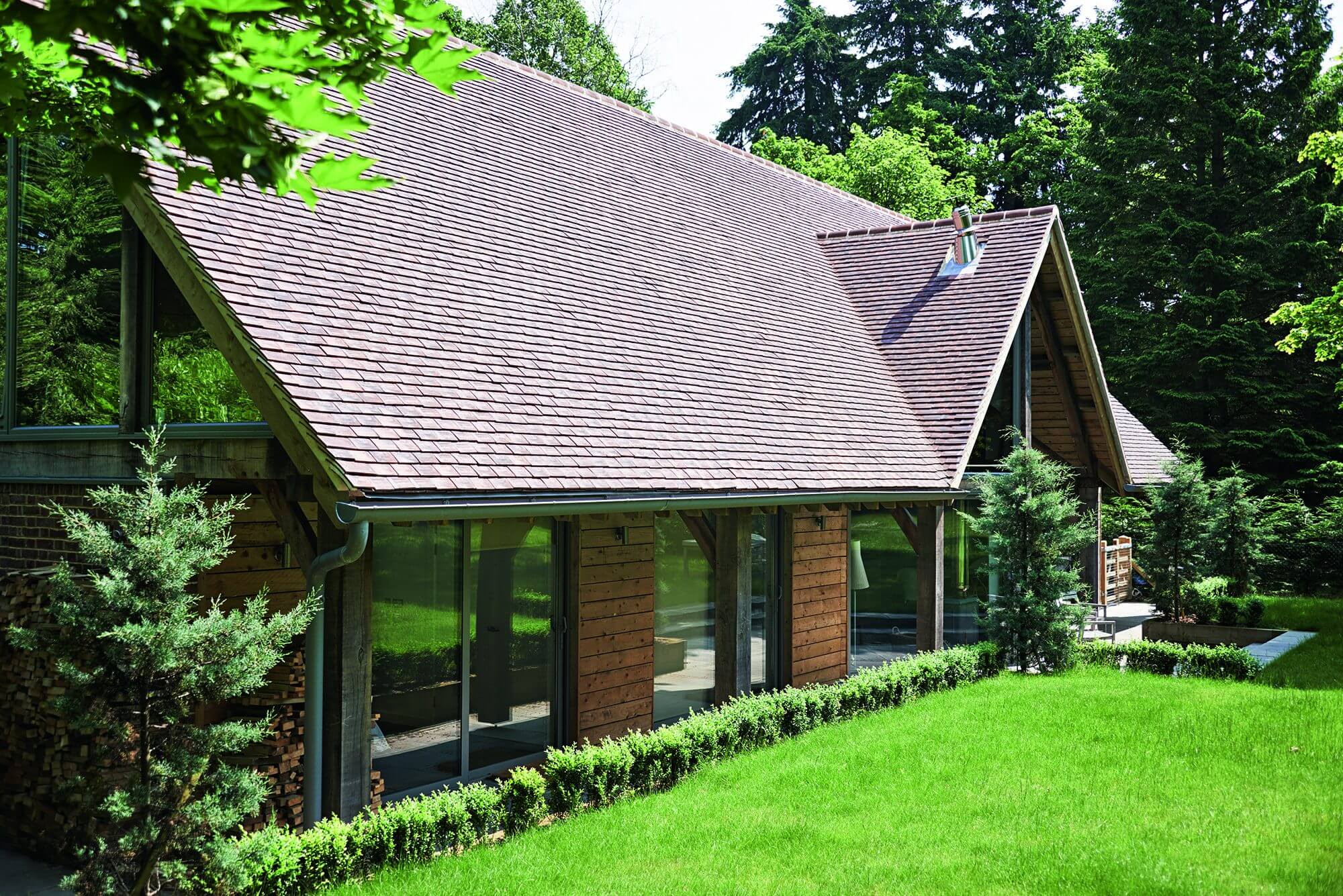 Barn- style oak house