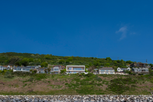 Contemporary cliff-side self-build