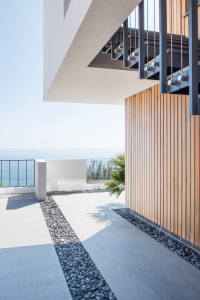 Contemporary cliff-side self-build