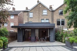 Renovation and extension of a modern family home