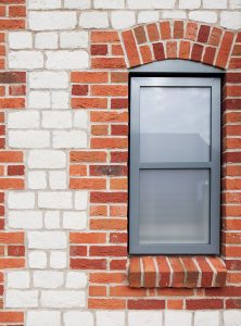 red bricks with chalk blocks