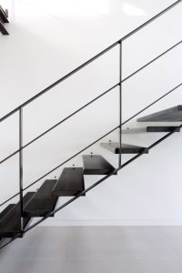 Cantilevered staircase by The Manser Practice
