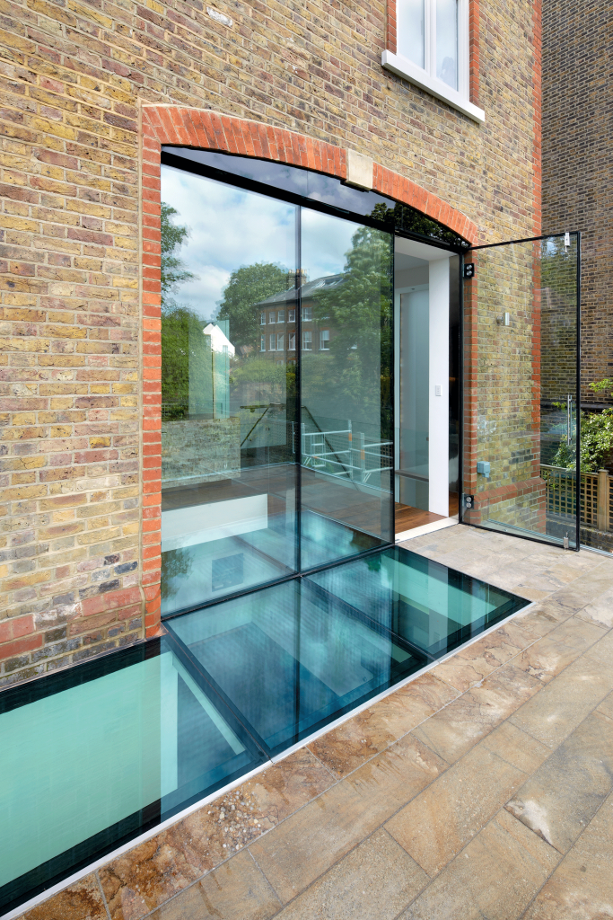 Glass floor by Zac Monro Architects