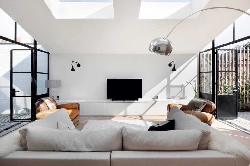 Modern interior by De Rosee Sa Architects