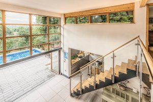 Open-tread staircase with glass balustrades