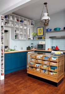 Contemporary kitchen with island counter