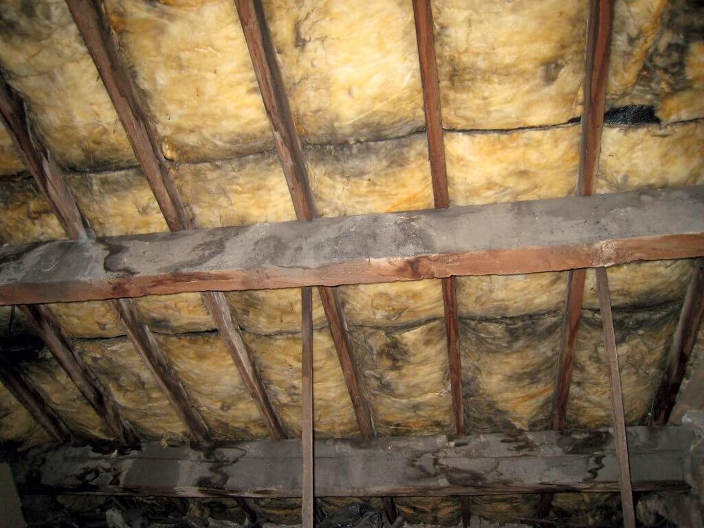 Bad roof insulation
