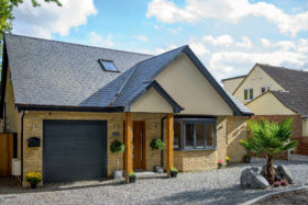 Chalet-style bungalow in brick and block