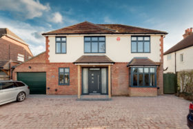 Renovation and extension of a 20s home