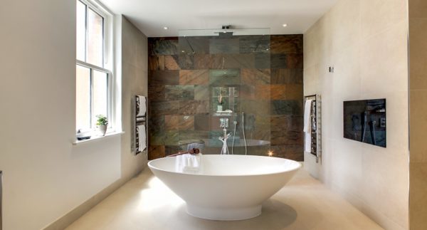 Bathroom by Halo Design Interiors