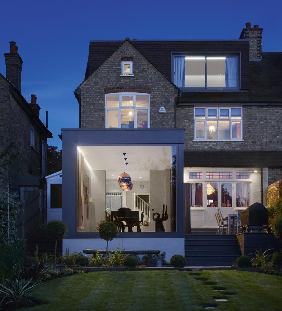 Contemporary extension by Mulroy Architects