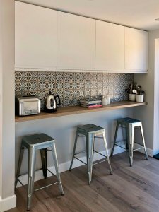 Breakfast bar in kitchen