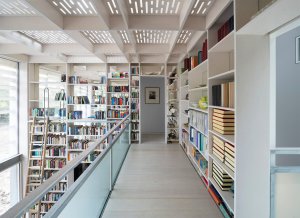 Library in Barn conversion by Tonkin Liu winner of the RIBA Stephen Lawrence Prize