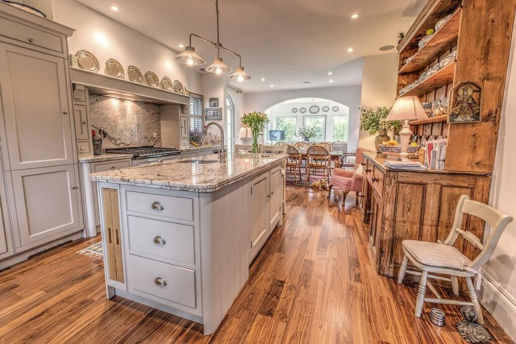 Traditional kitchen with island