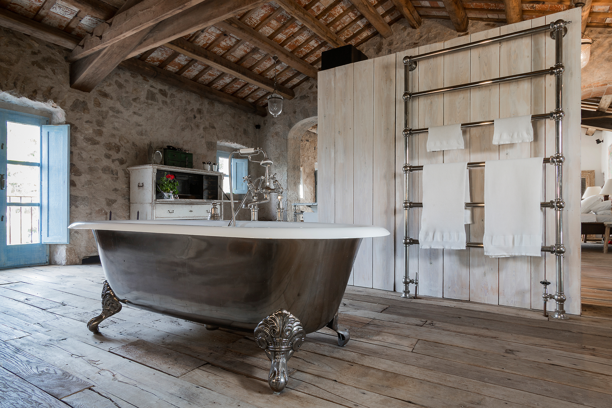 Bathtub in semi open plan ensuite