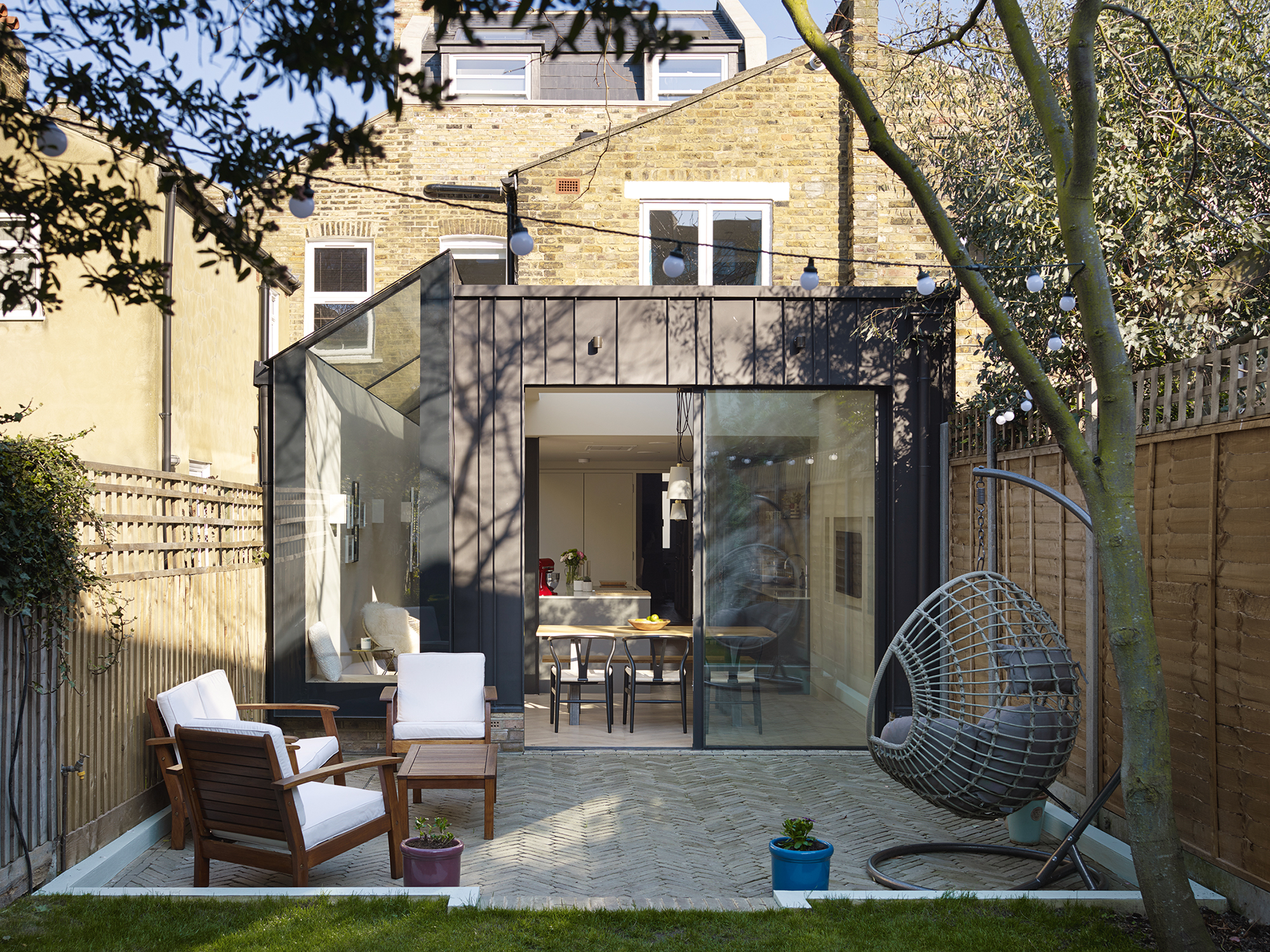 Contemporary extension to Victorian terrace