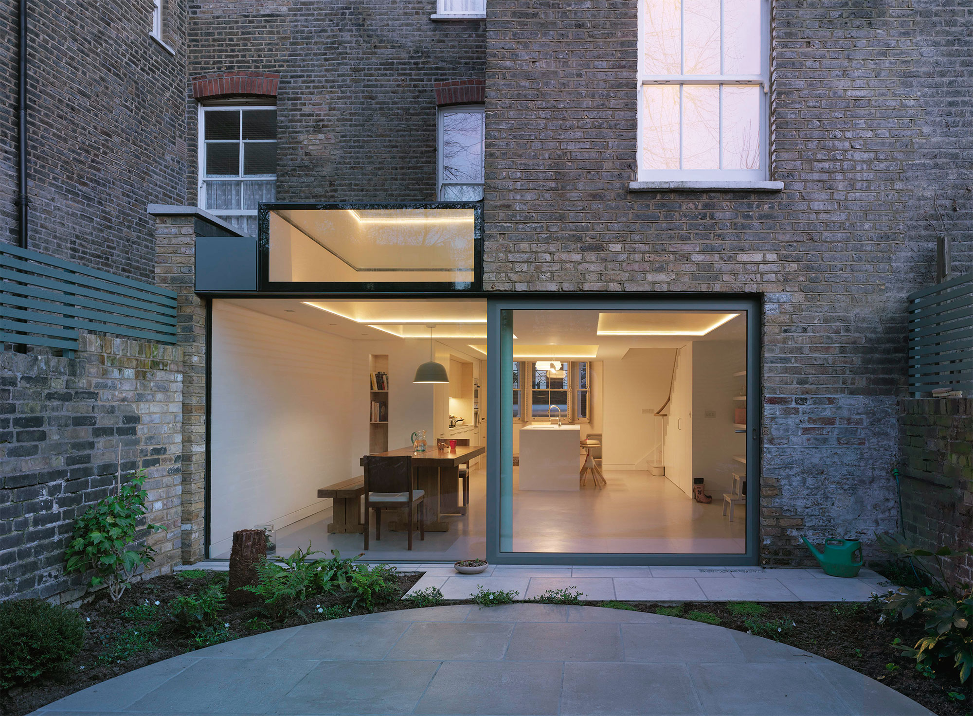 Glazed extension to victorian home