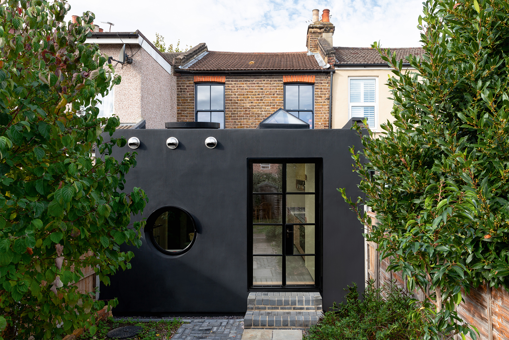 Contemporary home extension to London home