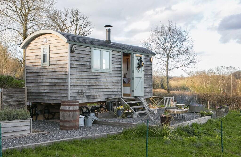 Shepherd's hut in timber cladding 