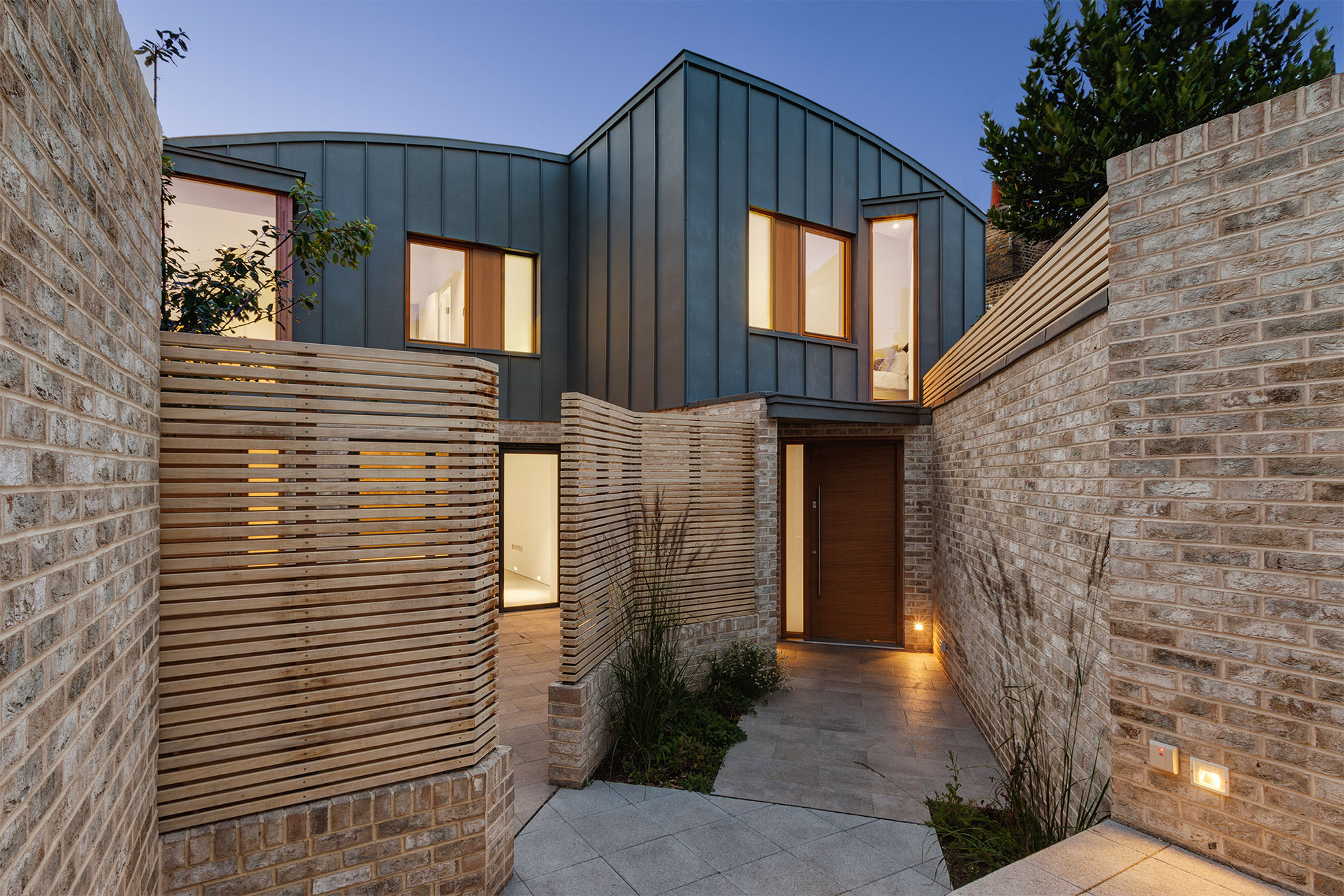 Contemporary home built on irregular brownfield site in London Build It