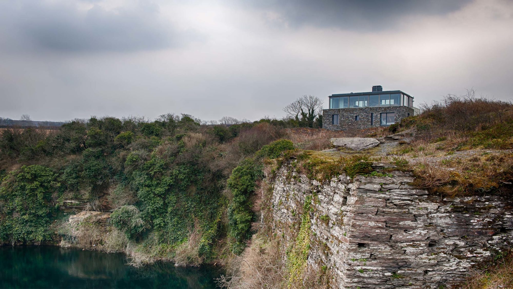 New home by the cliff