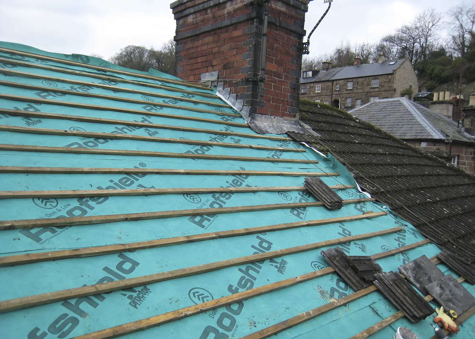 Should You Repair or Replace Your Roof? An Expert's Guide to Re-Roofing