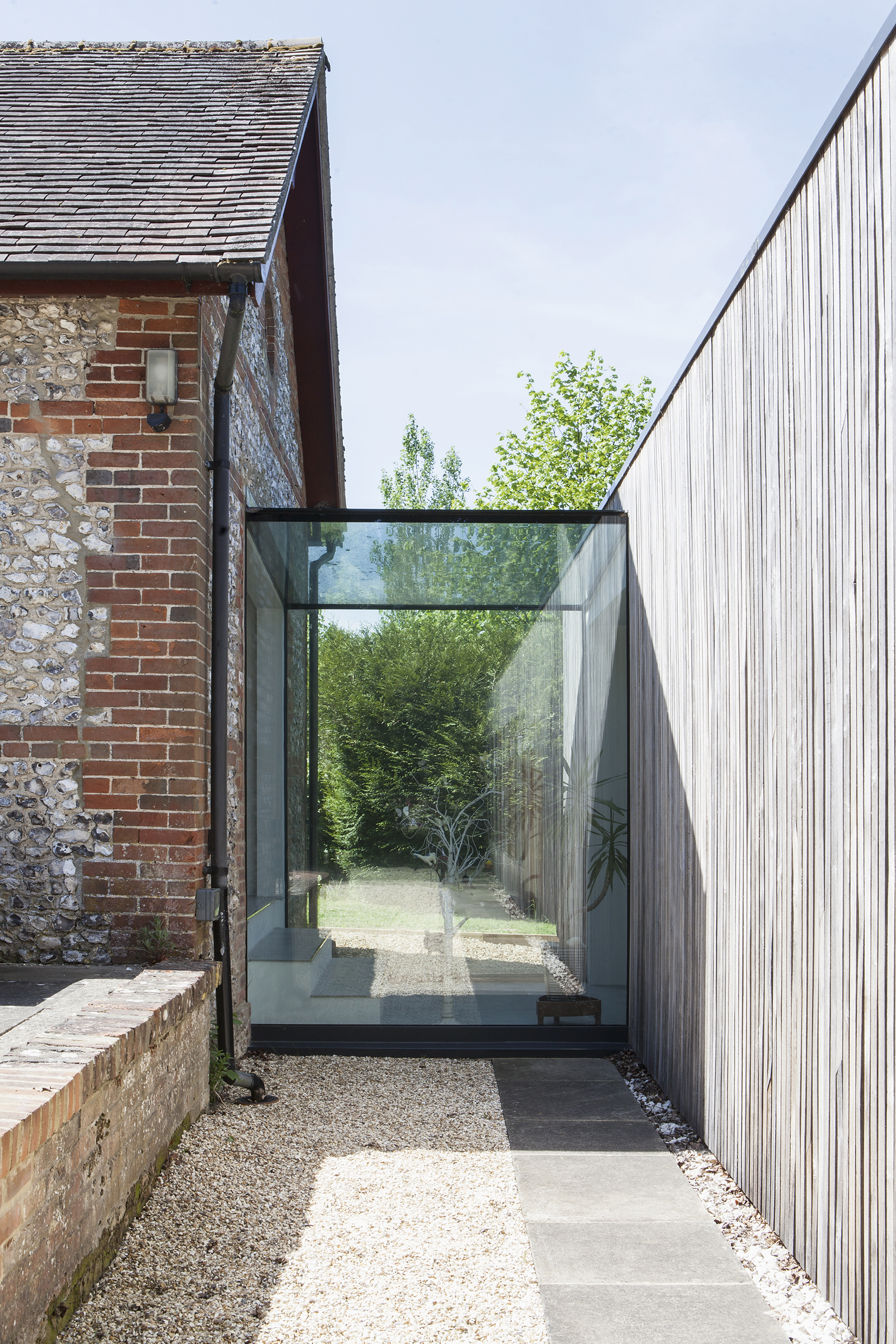 Lien en verre dans une maison contemporaine