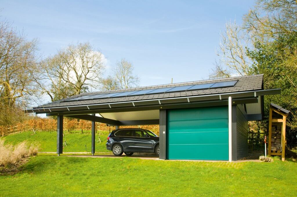 Sunny Home Manager from SMA Solar charges the electric car in the garage