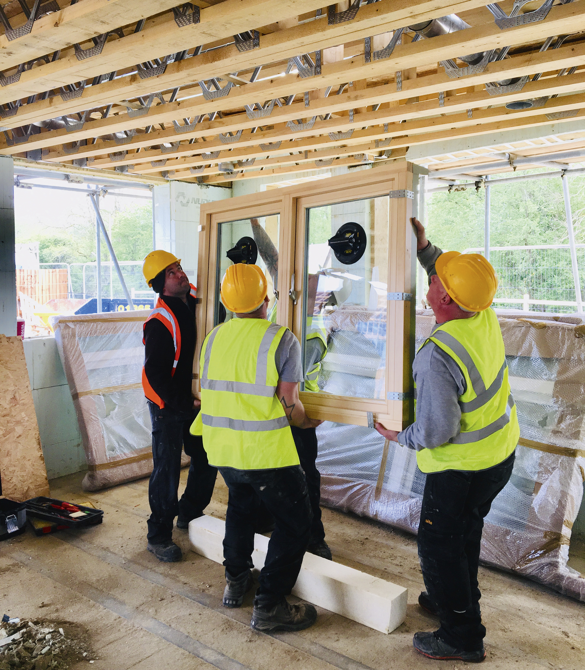 Lifting windows up to first floor level