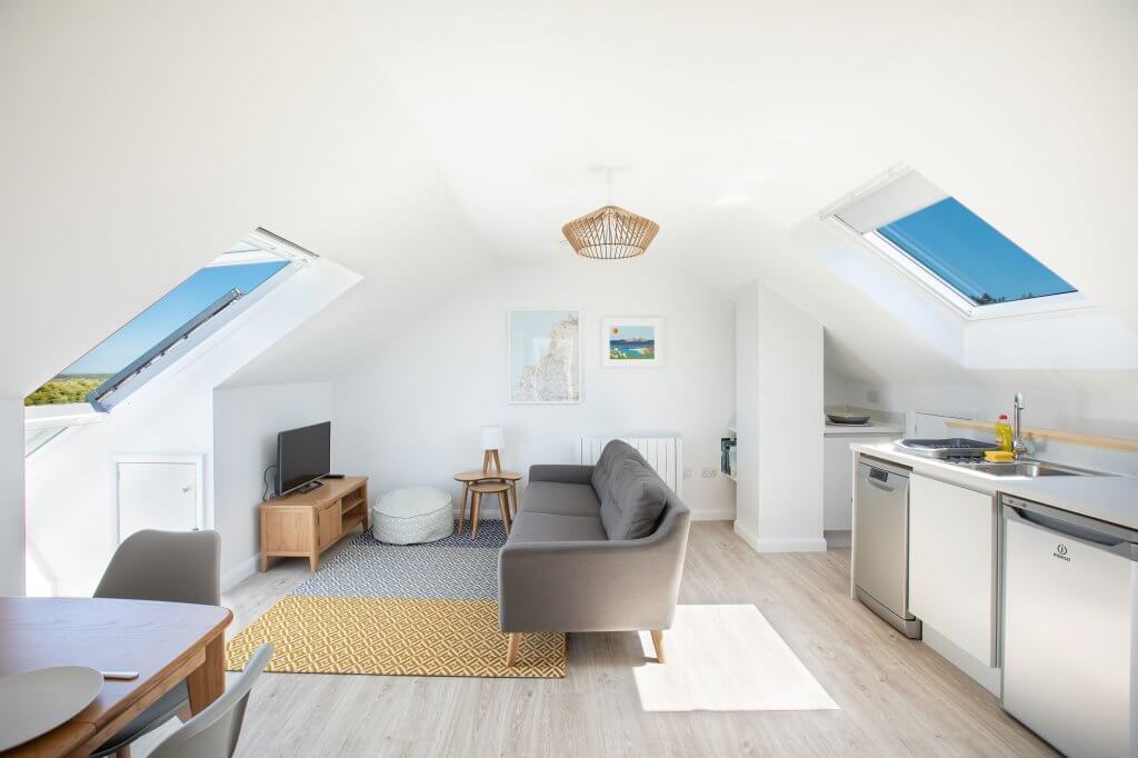 Attic storey for independent living
