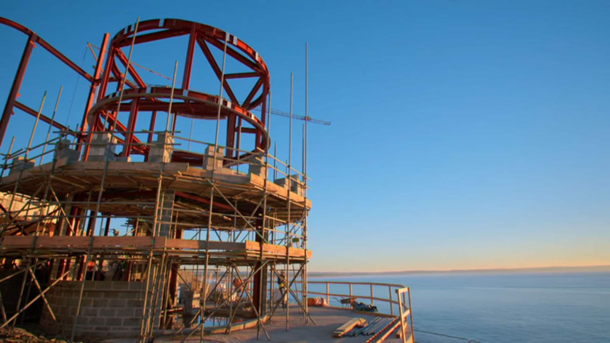 Building site overlooking sea