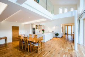 Open plan diner and kitchen