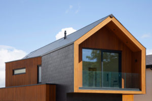 House with cantilevered wing