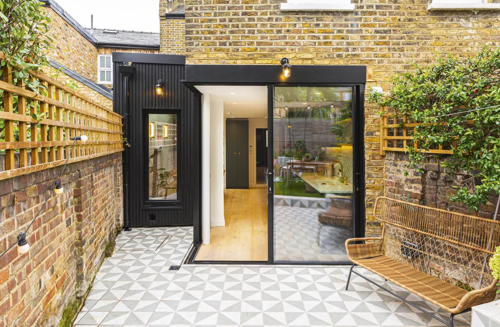 Extension to a period house by A2studio