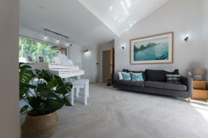 Terzetto interior stone