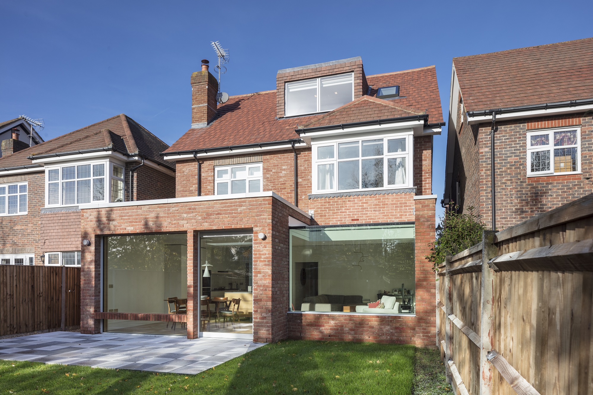 Modern masonry extension