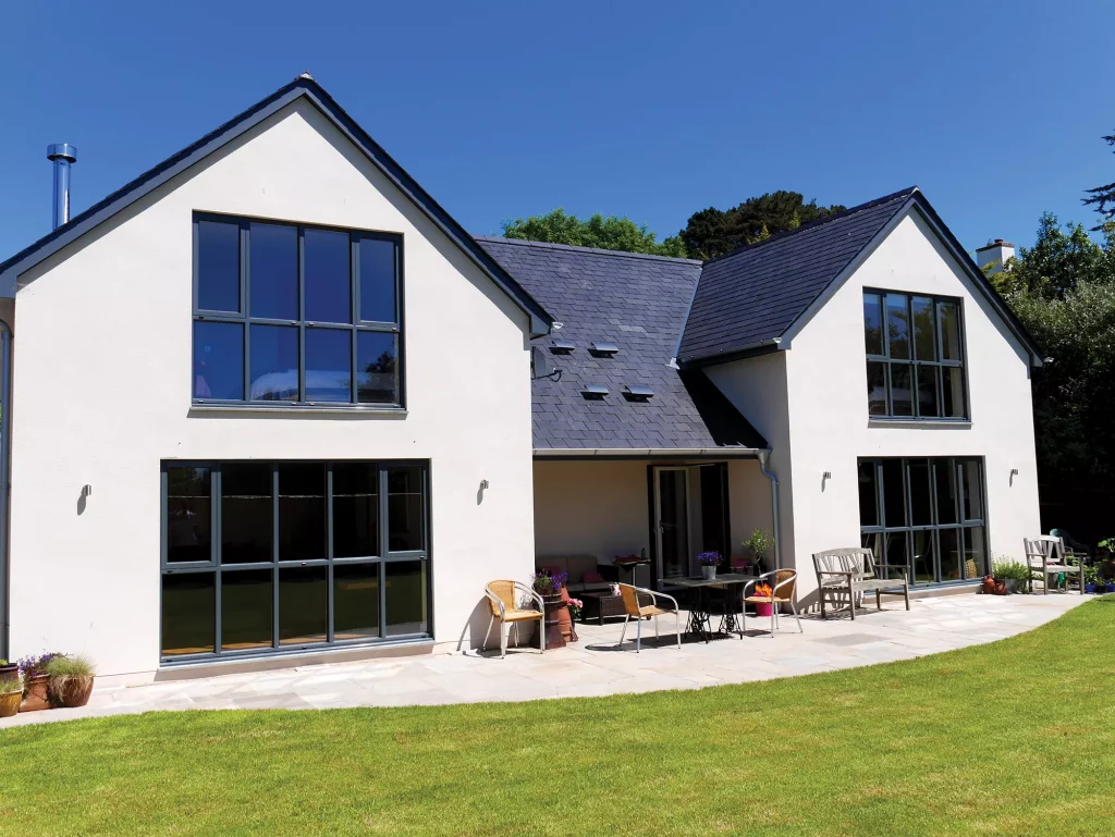 House front using solar coating on the large window's glazing 