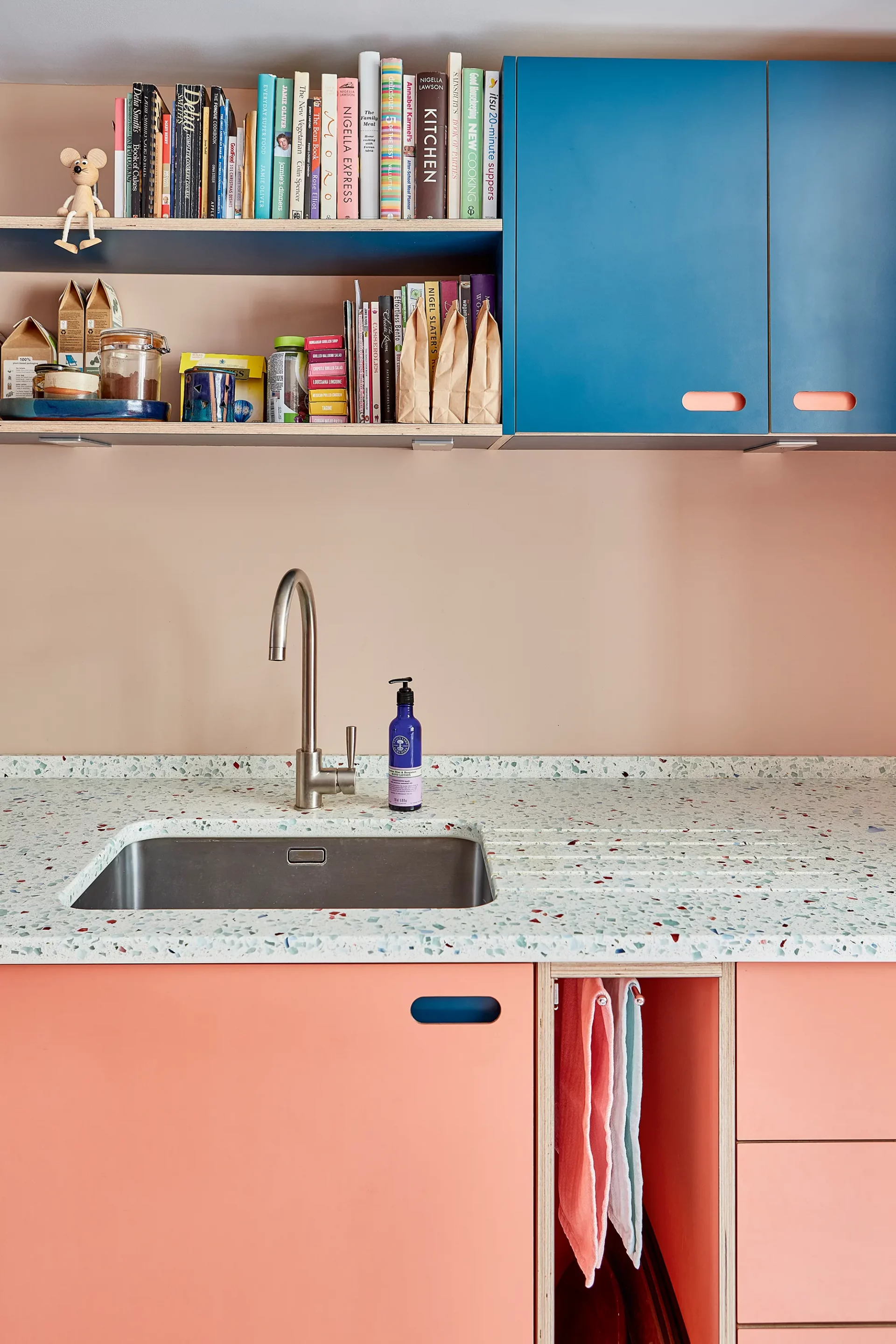 Resilica kitchen worktop material