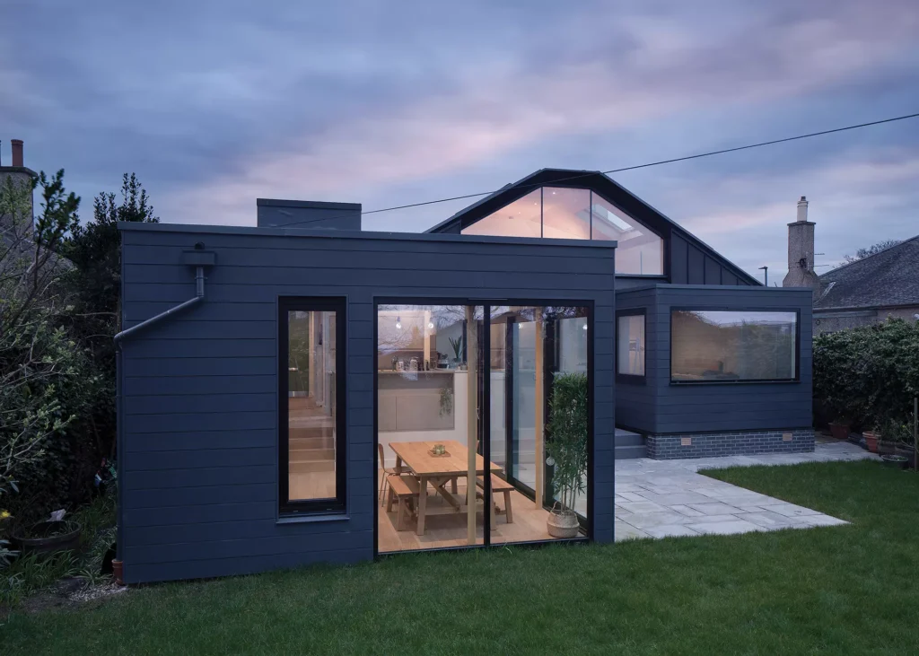 Dining zone in kitchen extension
