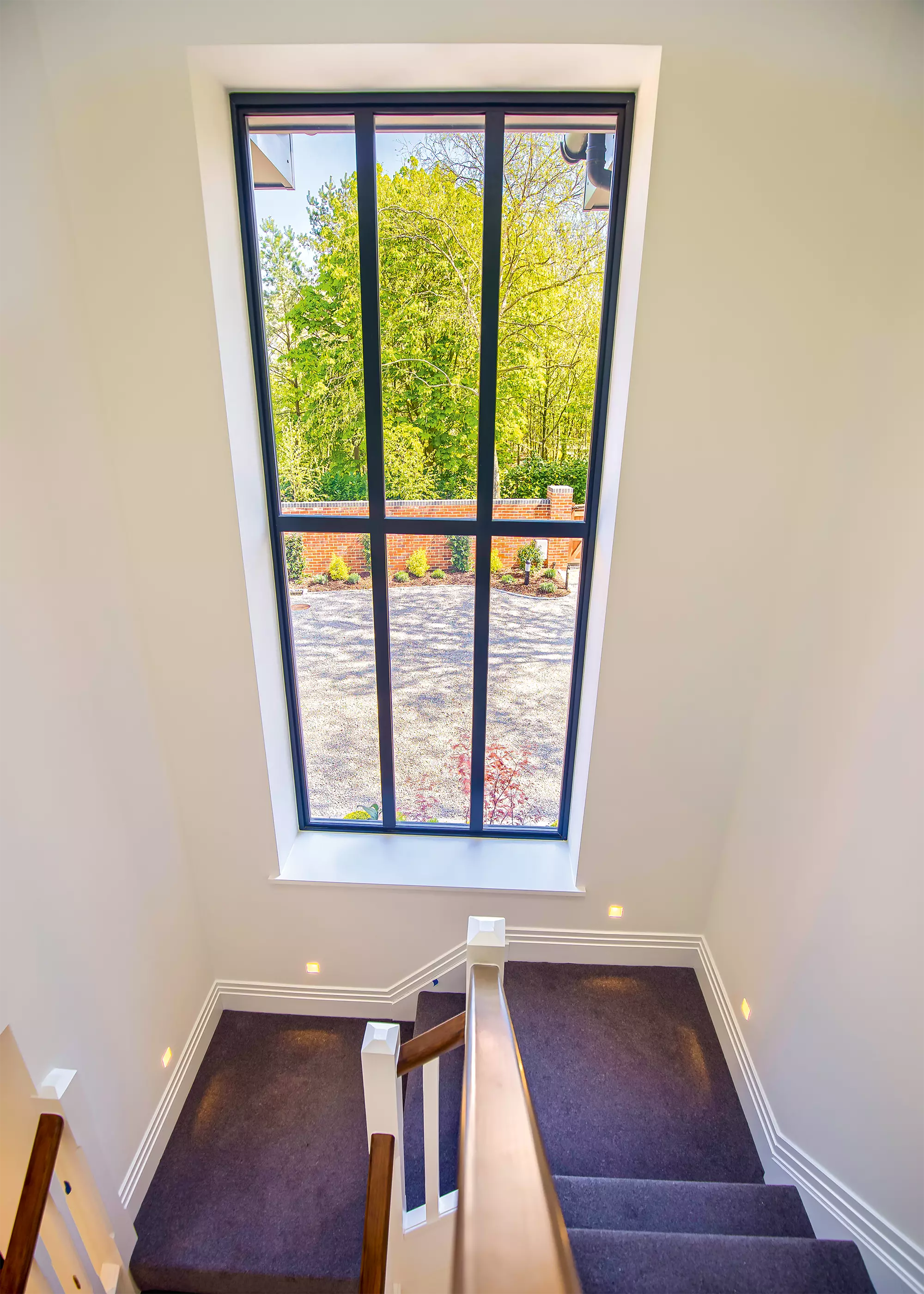 kloeber aluminium framed window on stairwell