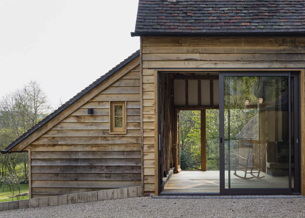 Outbuilding with oak cladding