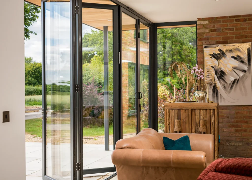 Origin bifold door