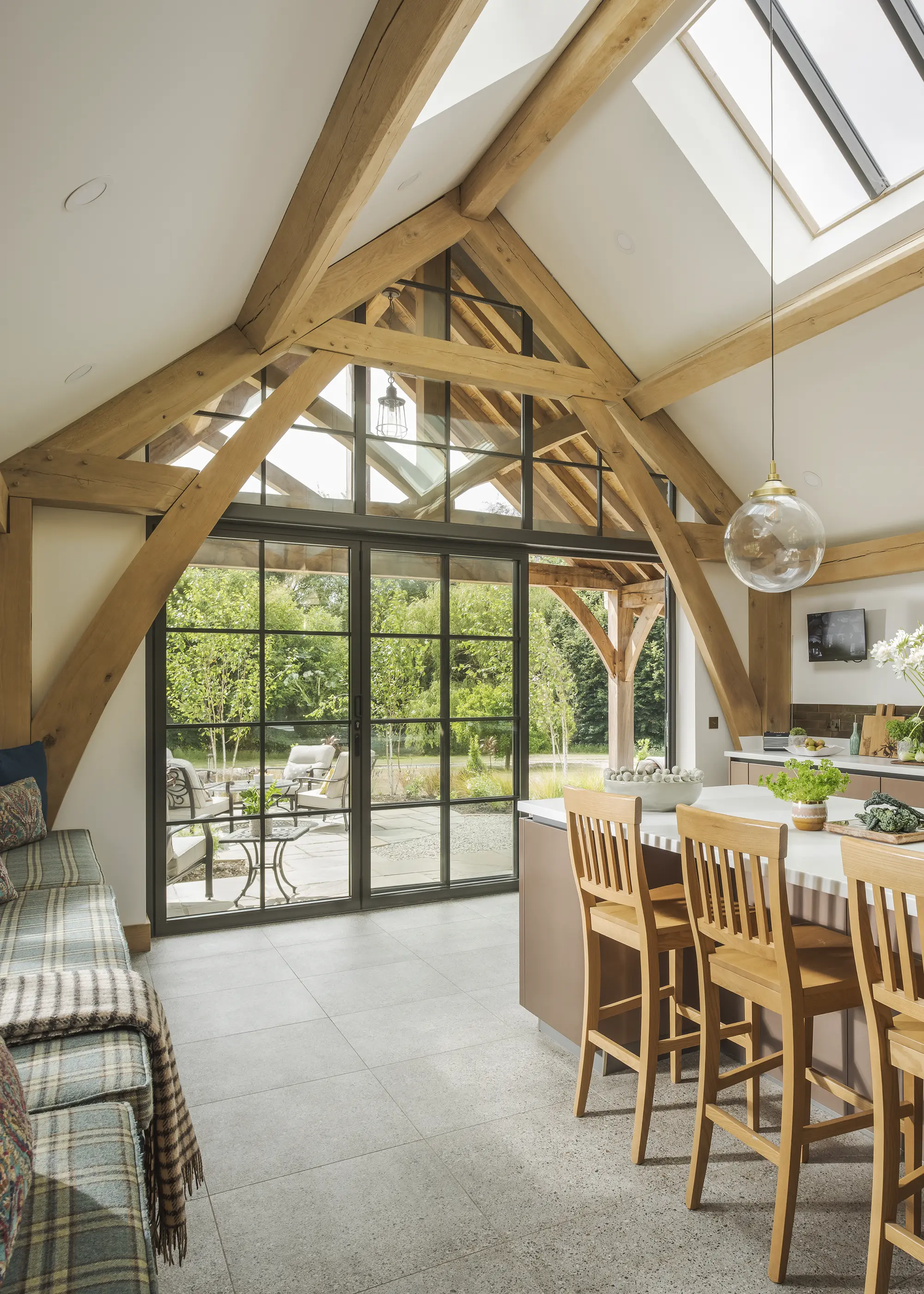 Light-Filled Oak Frame Home with Exposed Structural Details
