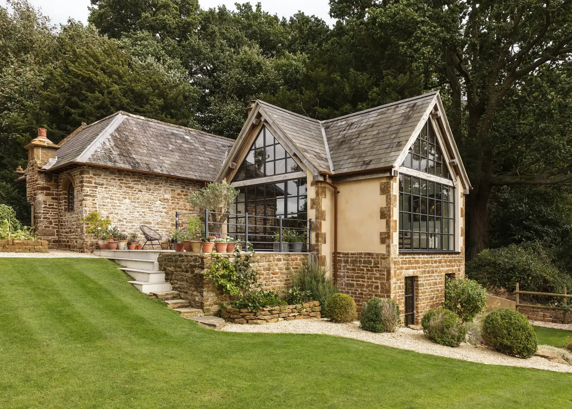 Sensitive period building renovation with a reversed floorplan to maximise space